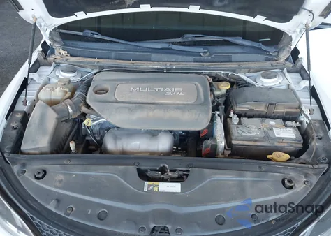 2015 Chrysler 200 S из США, поврежденный, VIN 1C3CCCBB4FN698181